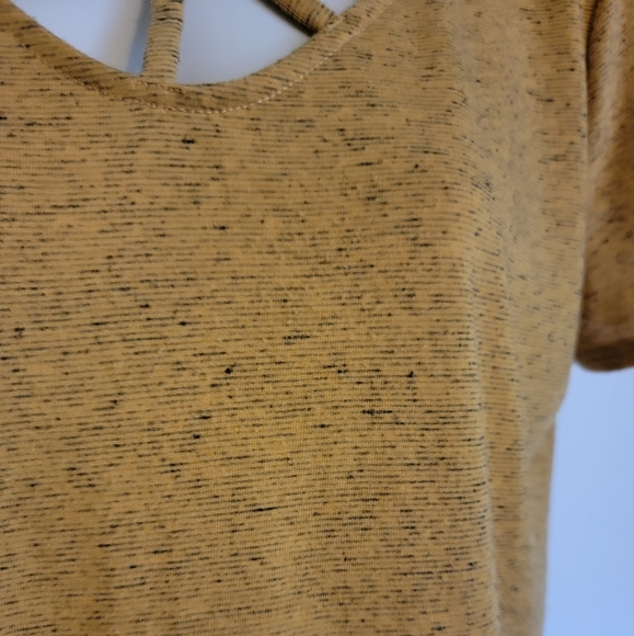 Yellow top - Picture 2 of 3